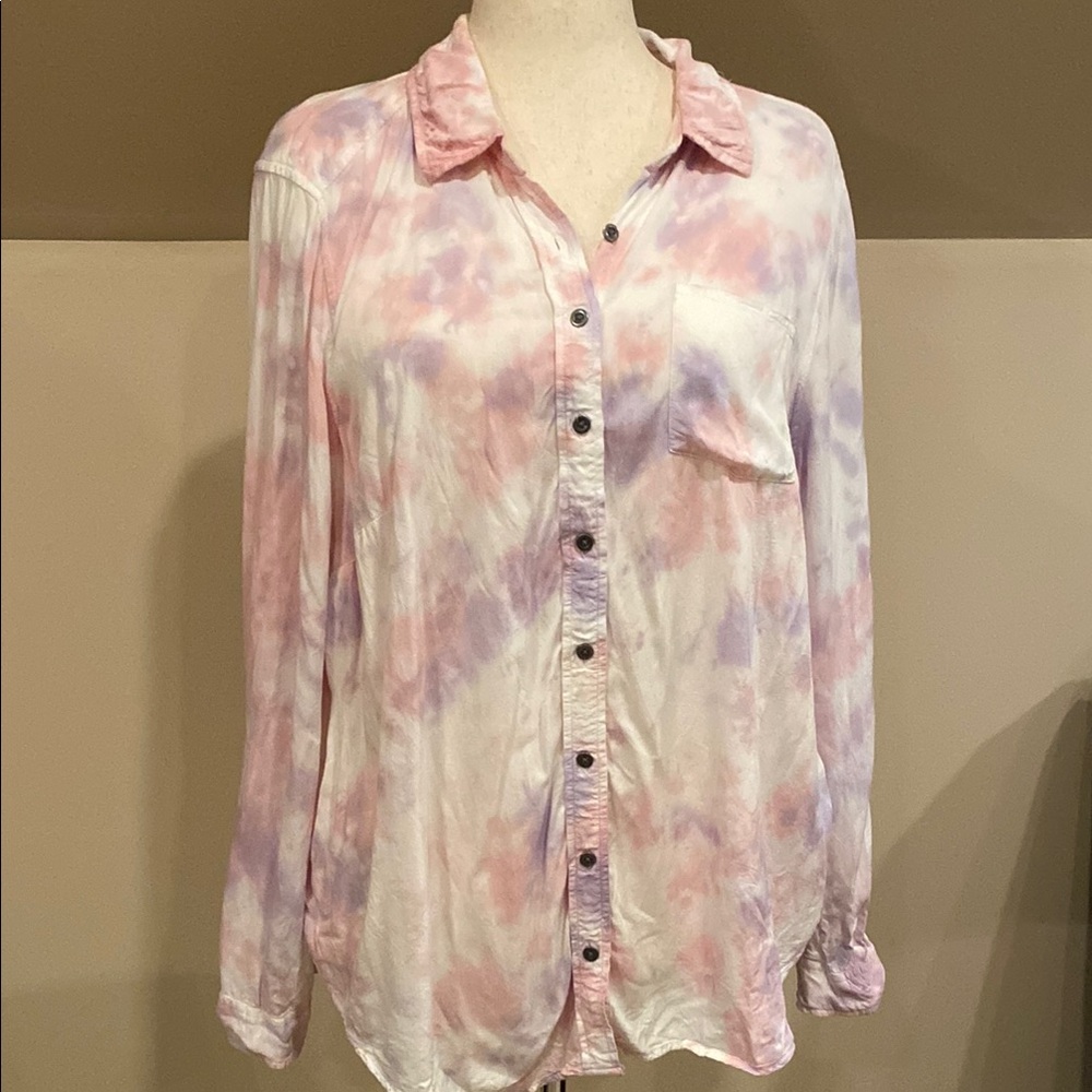 Torrid size 1 (14/16)pink/purple long sleeve Button Down shirt,Notched Collar